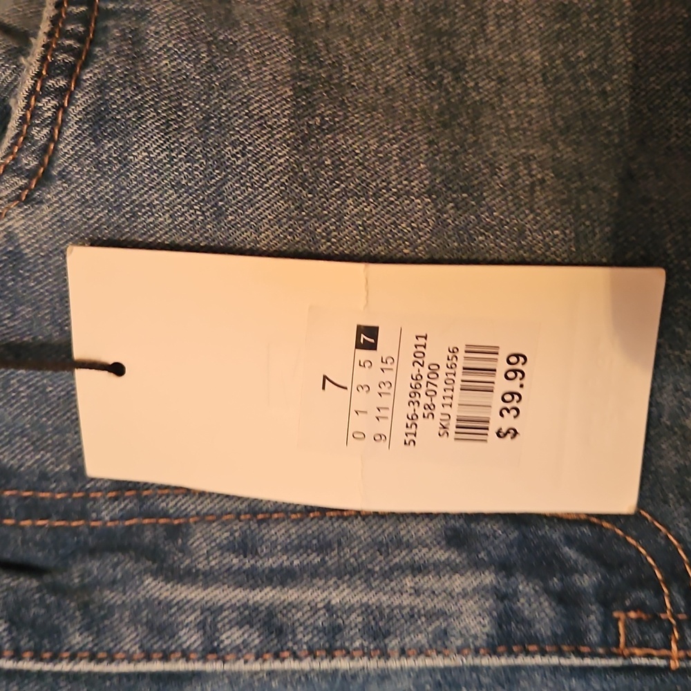Refuge Mom Jeans - Picture 4 of 4